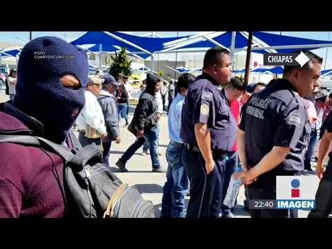 Policías fueron retenidos y amarrados por manifestantes en la carretera | Noticias con Ciro