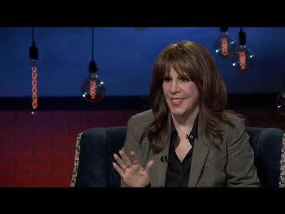 Rebecca Jones confiesa que fue mesera ¡para pagar sus estudios!