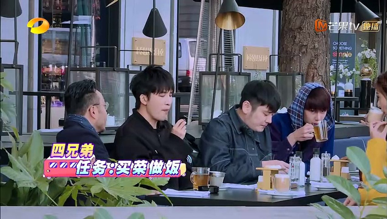 四小花cut：走出国门被钱枫抠了一把《天天向上》 Day Day Up【湖南卫视官方频道】