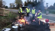 Gilets jaunes. Pacé. Une poignée de manifestants au rond-point de la N 12.