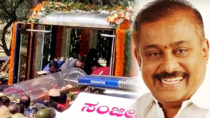 Ambareesh : ಹಂಸಲೇಖ: ಅಂಬಿ ಸಾವನ್ನು ಗೇಲಿ ಮಾಡಿದ್ರಂತೆ   | FILMIBEAT KANNADA