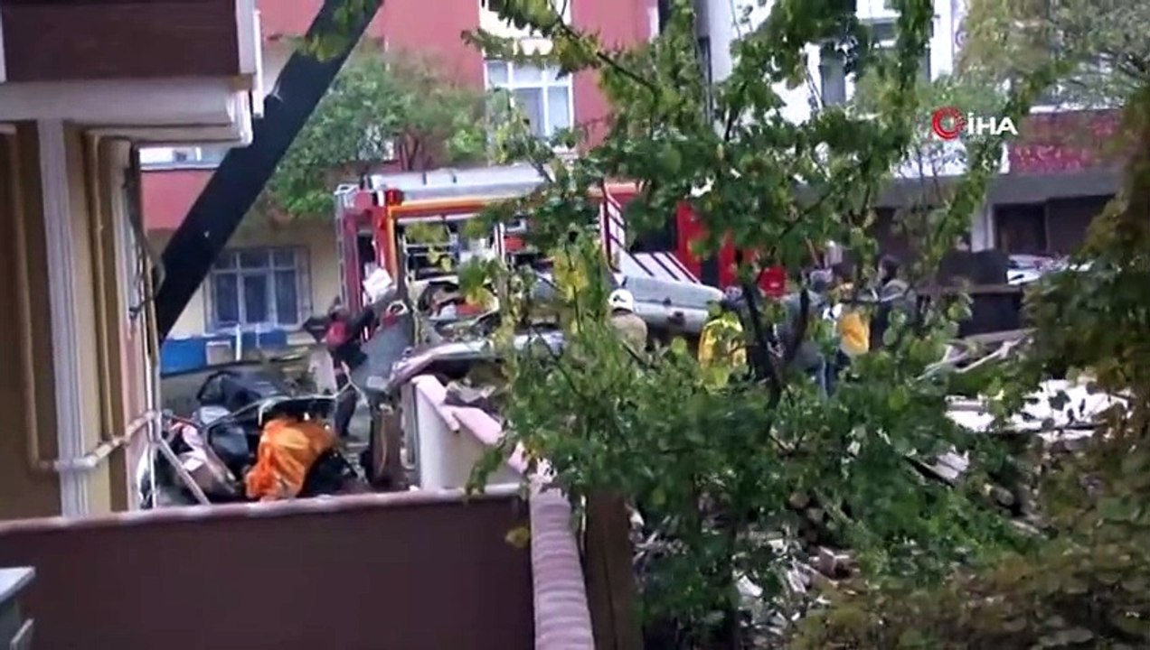 Sancaktepe'de, Skorsky Tipi Askeri Helikopter Mahalle Arasına Düştü