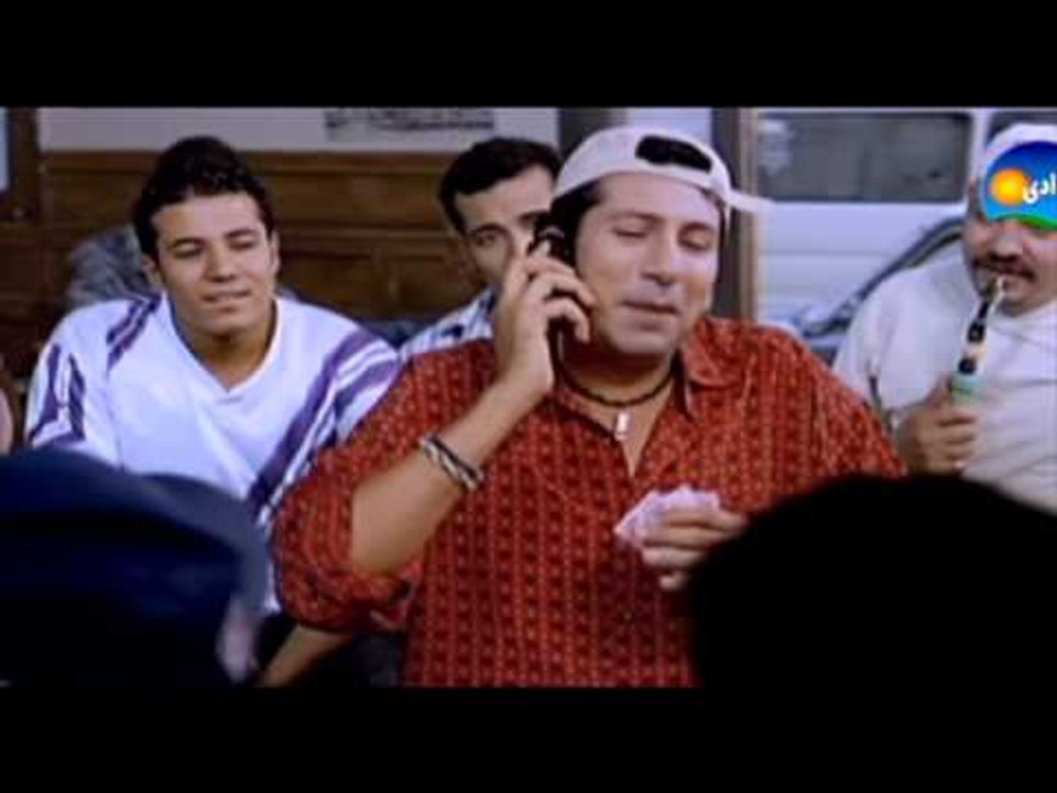 هاني رمزي يطمئن علي الراقصه نجلا