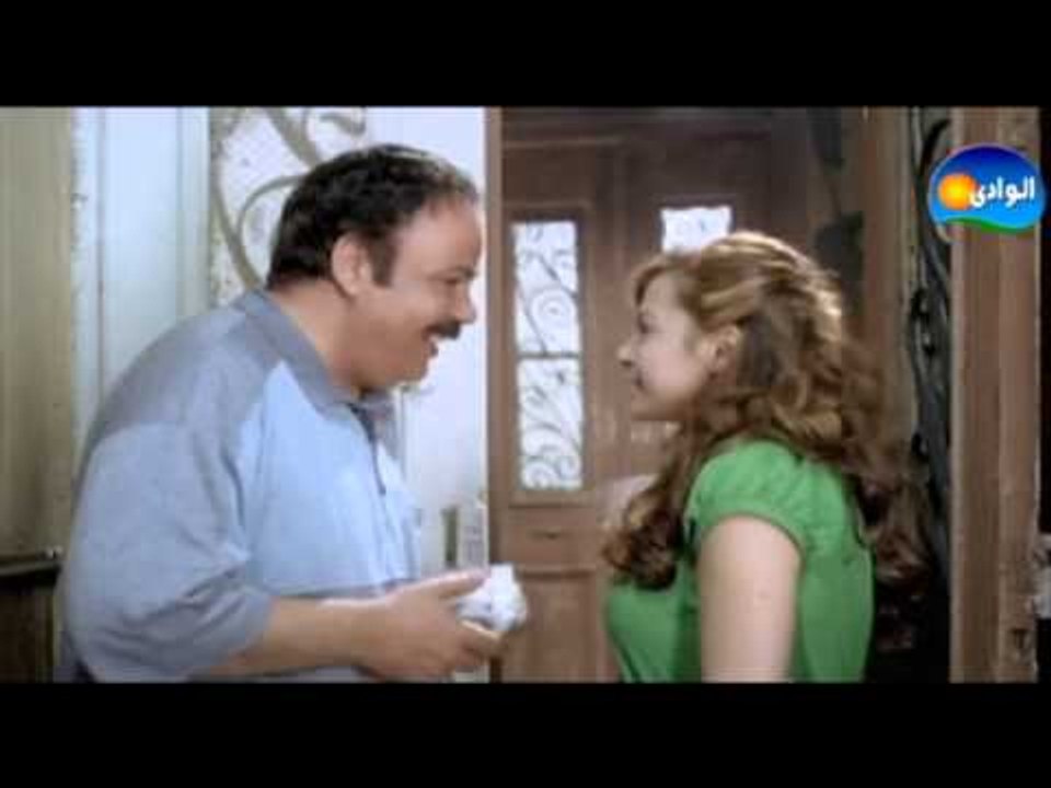 شوف طلعت زكريا يبعزم زوجته علي شقه مفروشه