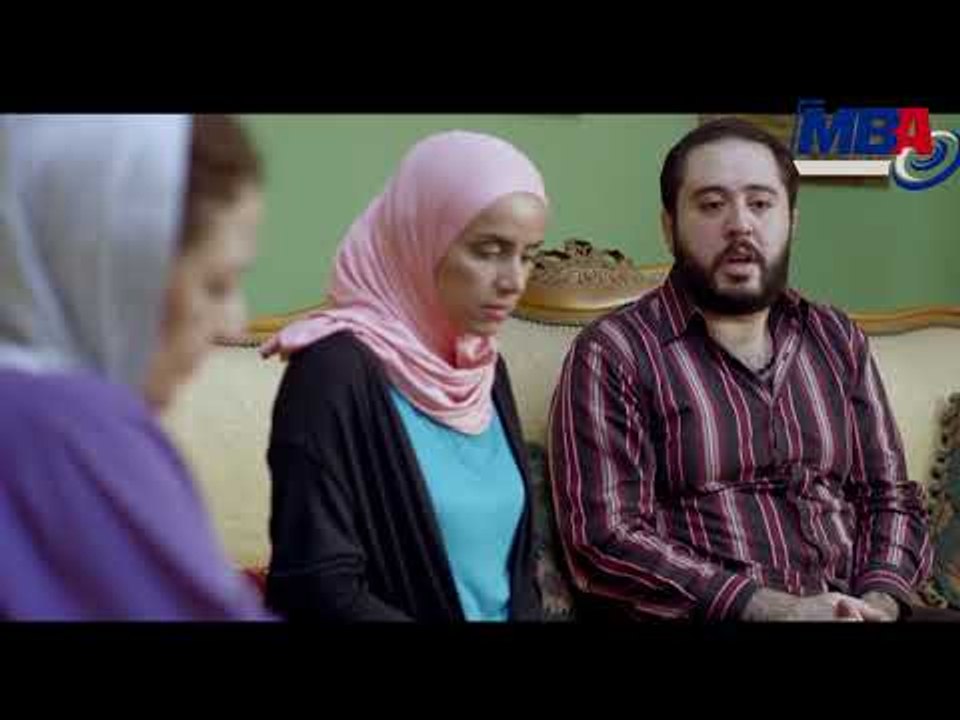 شوف حسن بيصالح خطيبته ازاي