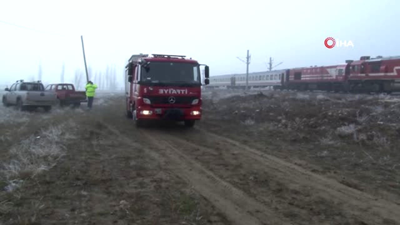 Sivas'ta Yolcu Treni ile Yük Treni Çarpıştı: 14 Yaralı