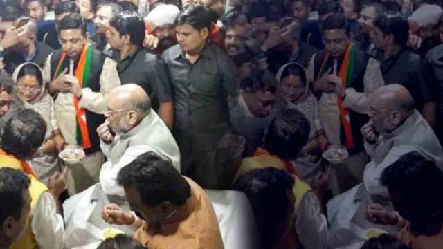 MP Elections 2018 : Amit Shah ने जब Indore में चखा चाट का स्वाद, बत्ती हो गई गुल | वनइंडिया हिंदी