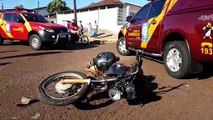 Motociclista fratura as duas pernas em grave batida contra ônibus