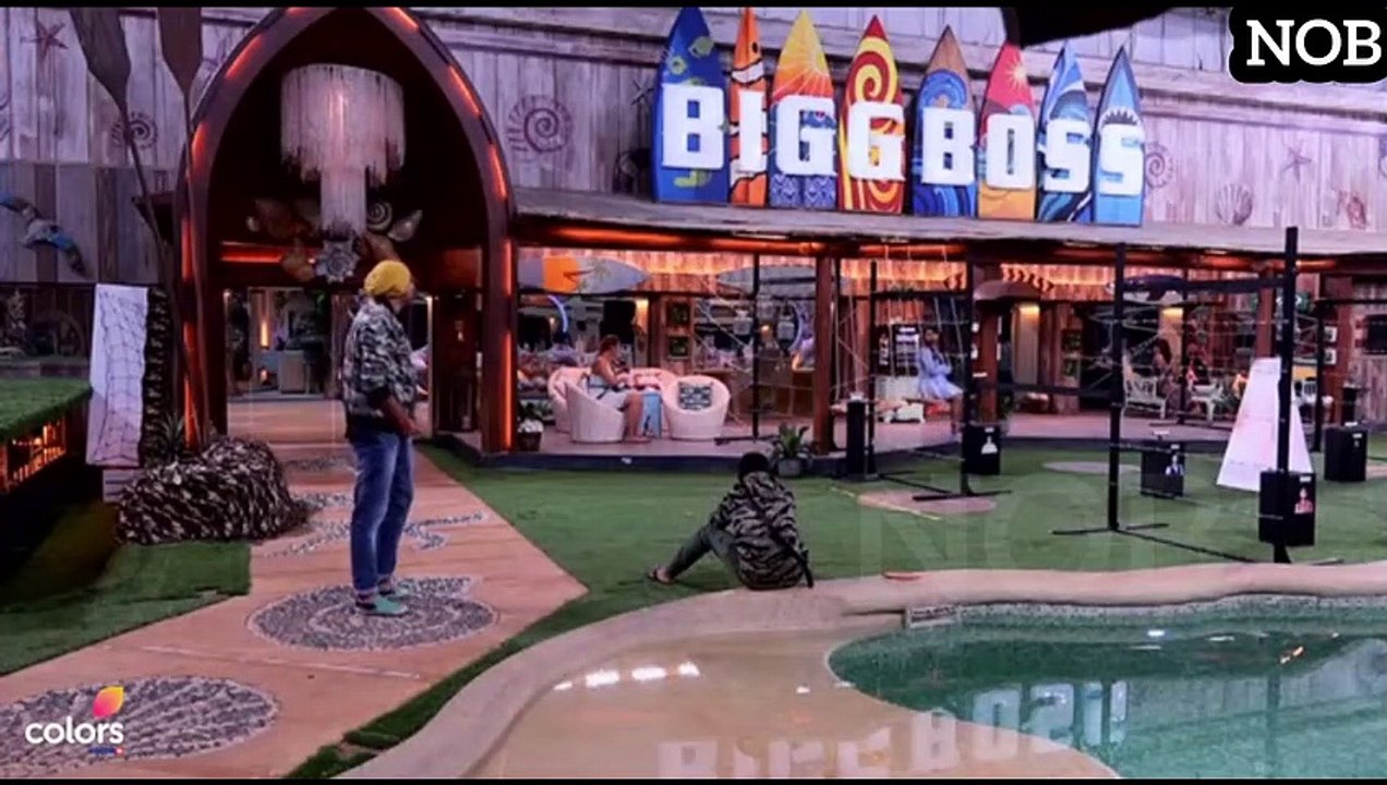 Bigg Boss 12 :Surbhi Rana &  Romil Choudhary again Fight with Each Other during task