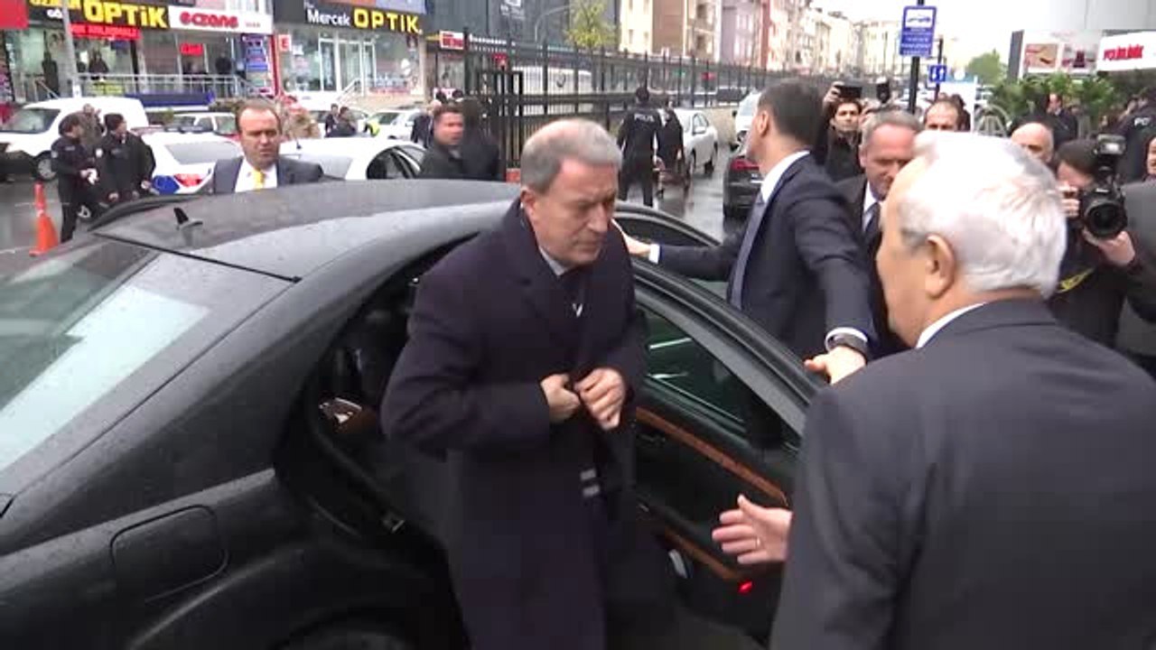 İstanbul'da Askeri Helikopterin Düşmesi - Bakan Akar Hastanede