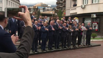 Скачать видео: Enver Hoxhaj nuk e ka idenë se si ta bëjë shqiponjën - Top Channel Albania - News - Lajme