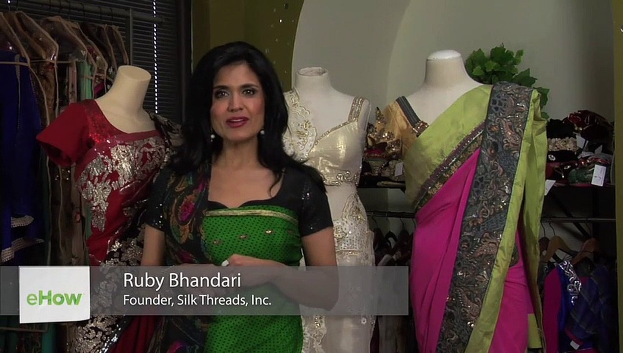 Different Styles of Wearing Saris - Sari Style