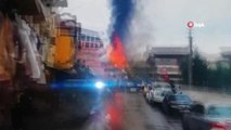 Yangına Müdahale Eden İtfaiye Eri Duvardaki Türk Bayrağı İçin Seferber Oldu