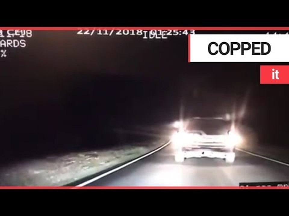 Thieves ram into police car in reverse with stolen 4x4 | SWNS TV ...