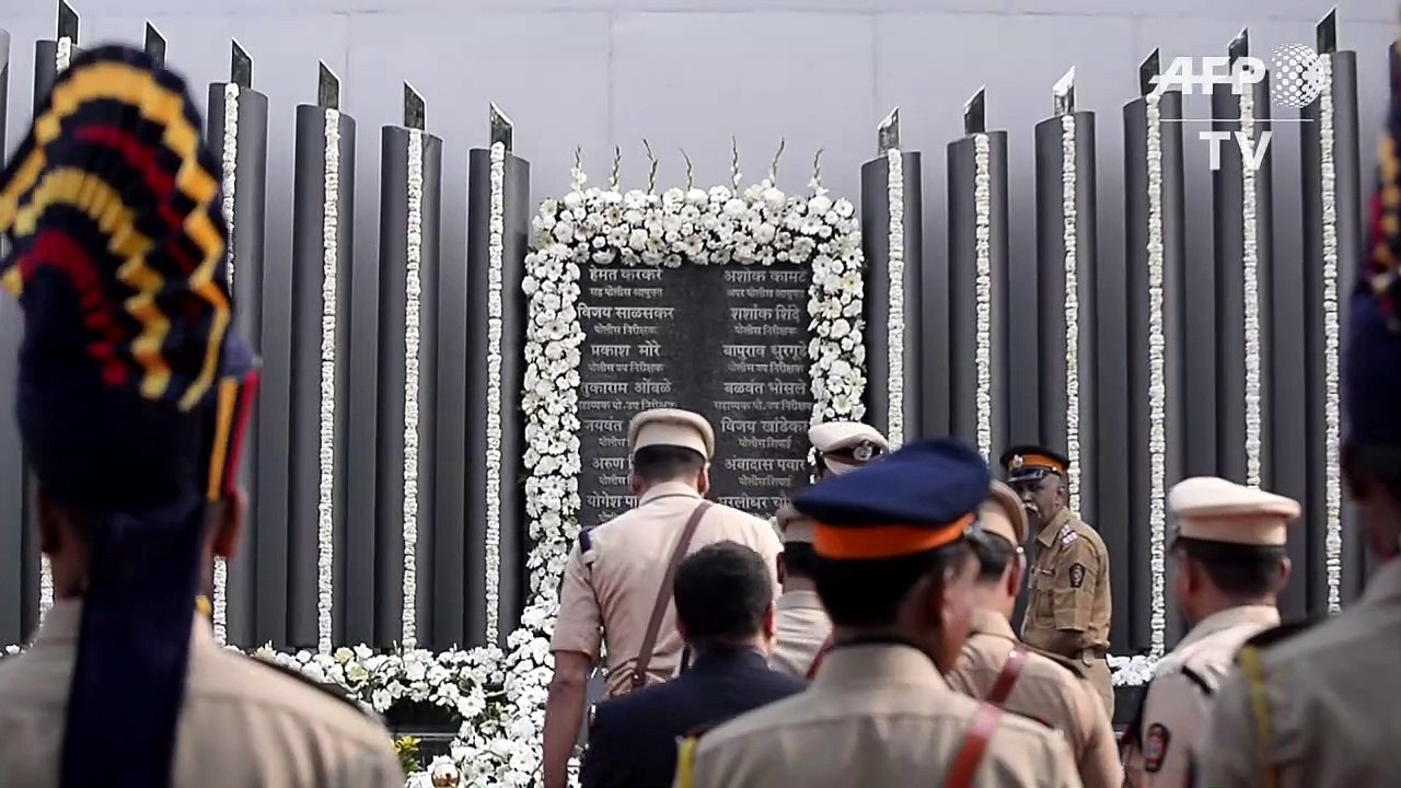 Inde: Bombay marque les dix ans des attentats d...