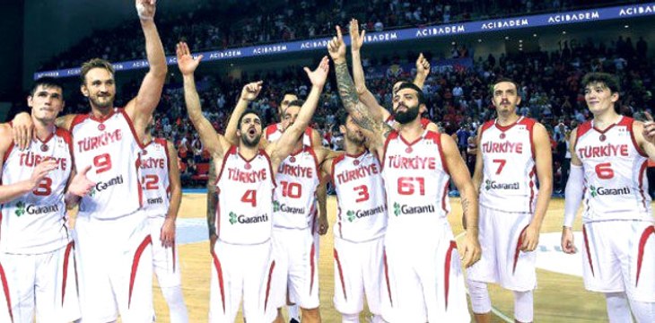 A Milli Takımda Melih Mahmutoğlu, Sakatlığı Nedeniyle Kadrodan Çıkarıldı