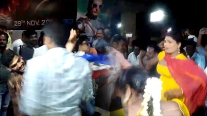 வெளியானது ரஜினியின் 2.0... ரசிகர்கள் உற்சாக கொண்டாட்டம்- வீடியோ