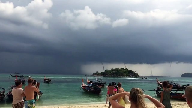 Tailandia : turistas presencian cuatros tornados al mismo tiempo