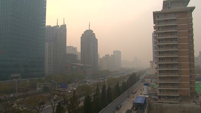 中 베이징 스모그 사라지고 약한 황사 / YTN