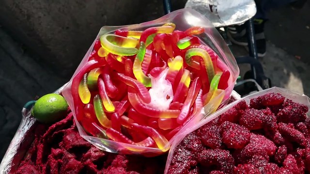 TRYING WEIRD MEXICAN STREET FOOD!