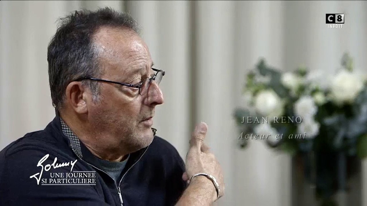 Jean Reno laisse éclater son émotion en se souvenant des funérailles de Johnny Hallyday - Regardez