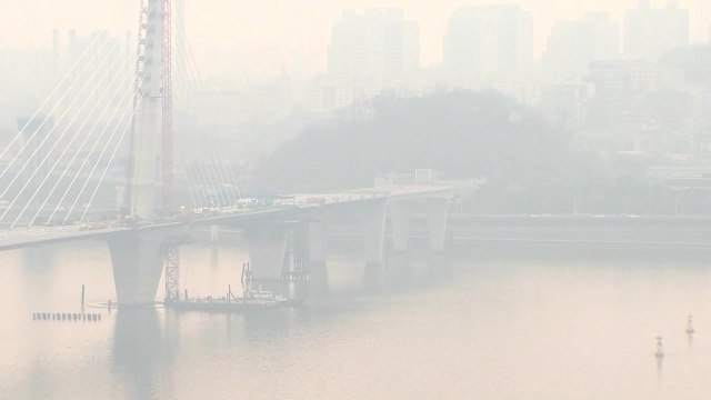 [날씨] 中 스모그에 가을 황사 가세...미세먼지 비상 / YTN