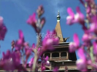 Watch Oldest and Famous Jama Masjid of Srinagar, Kashmir