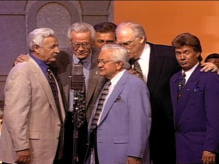 Bill & Gloria Gaither - Give The World A Smile