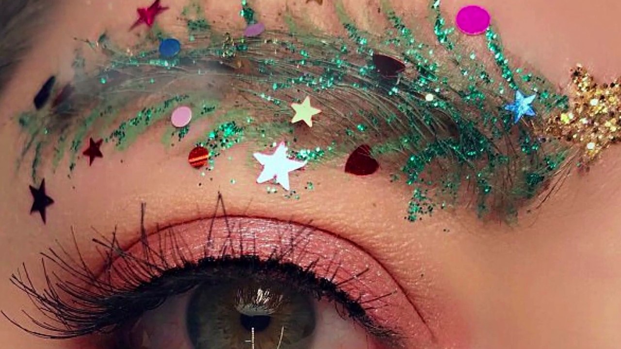 Pour Noël 2018, osez les sourcils de Noël !