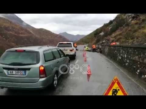 Ora News - Reshjet e shiut, rrëshqitje gurësh në aksin Tiranë-Bulqizë