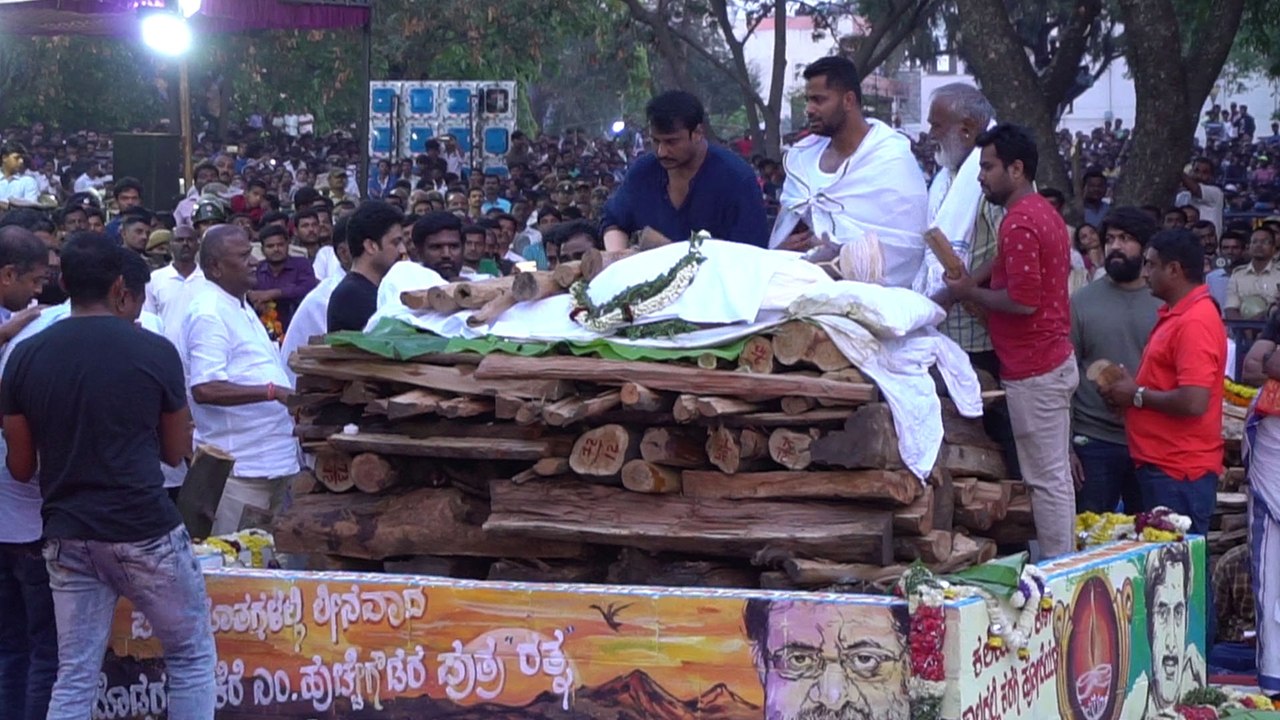 Ambareesh : ಸ್ವೀಡನ್ ನಿಂದ ಬಂದ ದರ್ಶನ್ ಅಂಬಿ ಅಂತ್ಯಕ್ರಿಯೆವರೆಗೂ ಇದ್ದರು | ನಂತರ ಹೋಗಿದ್ದು ಎಲ್ಲಿಗೆ?