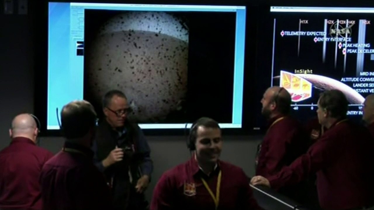 InSight sendet erste Fotos vom Mars