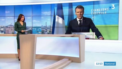 "Gilets jaunes" : Emmanuel Macron cherche à "temporiser"