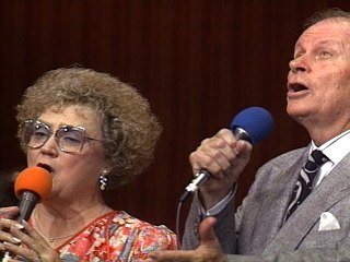 Bill & Gloria Gaither - Tell My Friends