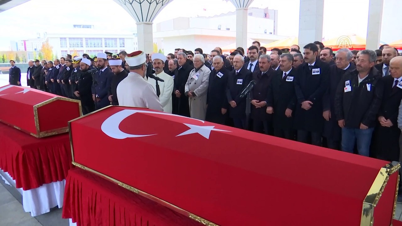 Sancaktepe'de askeri helikopterin düşmesi - Şehit Şaylan ve Bekli son yolculuğuna uğurlandı (3) - ANKARA