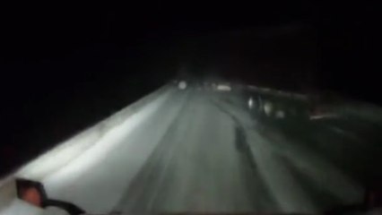 Un camion disparait soudainement dans le noir !