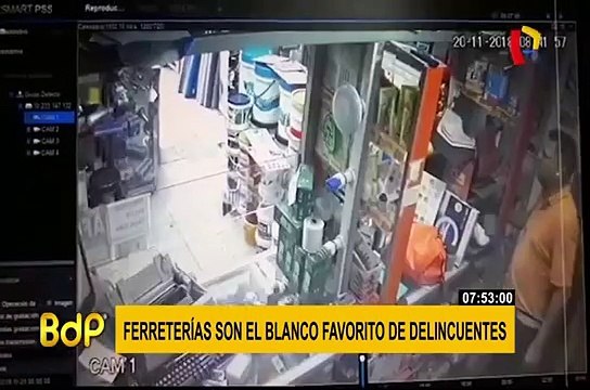 Cámaras de seguridad captan violentos asaltos a ferreterías