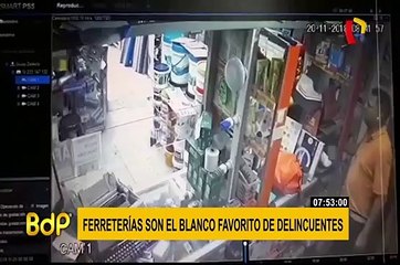 Cámaras de seguridad captan violentos asaltos a ferreterías