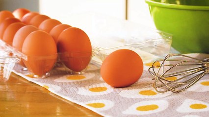 How to Crack an Egg Without Getting Shell in Your Food