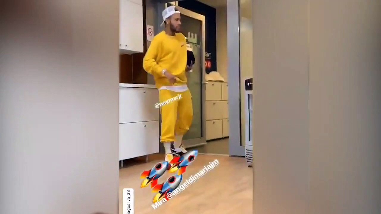 Thiago Silva cree que Neymar parece un payaso con su nuevo look