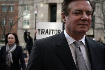 Paul Manafort Met With Julian Assange Before 2016 Election