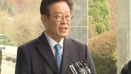 이재명, 휴대전화 비밀번호 '침묵'...애정 과시는 계속 / YTN