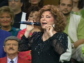 Bill & Gloria Gaither - Healin' In The Rain