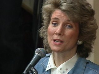 Bill & Gloria Gaither - Farther Along