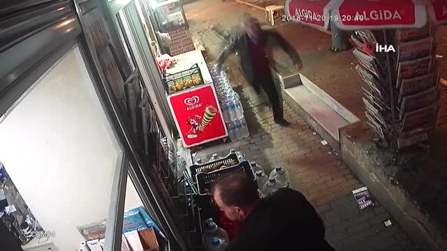 Çocuklarının Attığı Mesaja Bakarken Kapkaç Mağduru Oldu...beyoğlu'nda Kapkaç Anı Kamerada