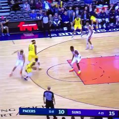 oh my goodness Darren Collison just made DeAndre Ayton go timber