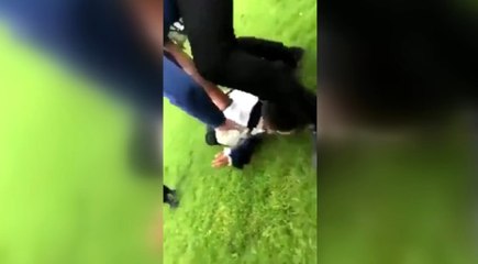 İngiltere'de İnsanlık Dışı Olay! Müslüman Çocuğu Okulun Bahçesinde Dövdüler