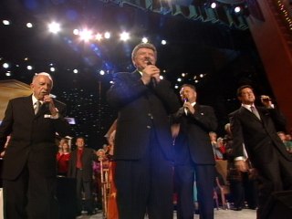 Bill & Gloria Gaither - Glory To God In The Highest