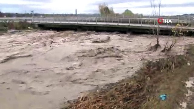 Edirne'de sel felaketi...Şiddetli yağış sonrası dereler taştı