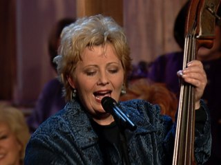 Bill & Gloria Gaither - Workin' On A Building